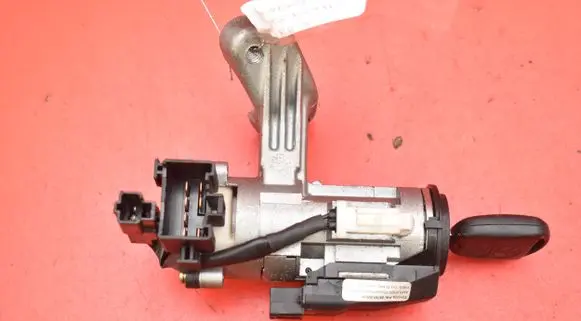 Toyota Corolla E120 E130 Ignition lock 45020-02-4