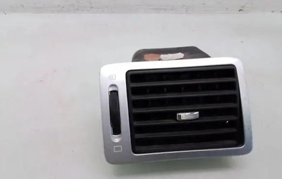 Peugeot 307 Dashboard side air vent grill/cover trim