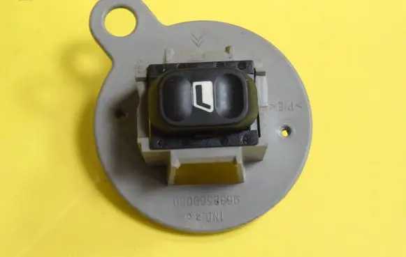 Citroen Xsara Electric window control switch 9638569080