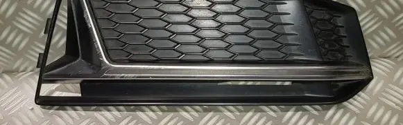 Audi A4 S4 B9 8W Front bumper lower grill 8W0807682K