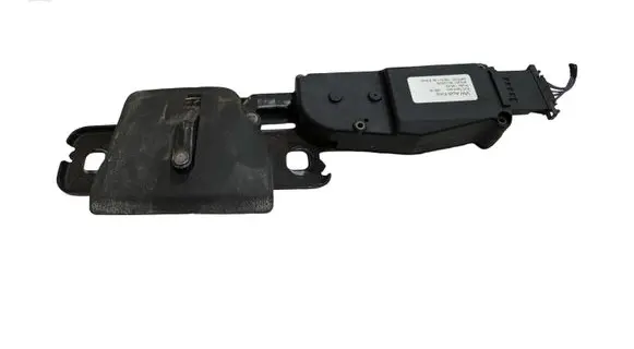 Skoda Octavia Mk3 (5E) Tailgate/trunk/boot lift motor 4F9827383G 190116 0455225