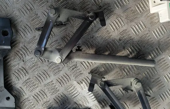 Peugeot 3008 III Engine bonnet/hood hinges 9839682080 9839682380