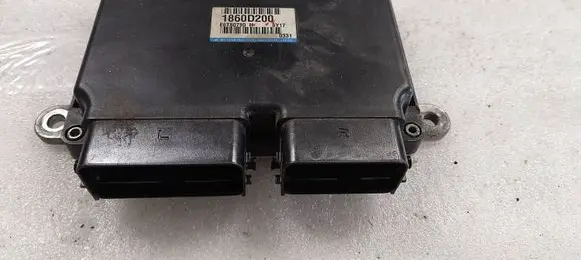 Mitsubishi Outlander Engine control unit/module 1860D200 8Y17 E6T80790