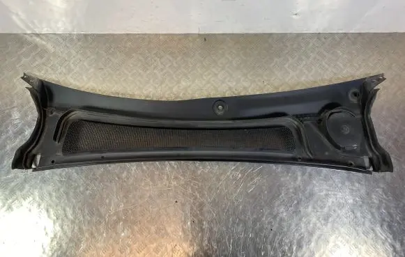 Jeep Grand Cherokee WL Wiper trim