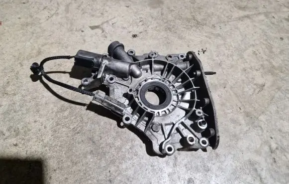 Opel Crossland X Oil pump 9823740280