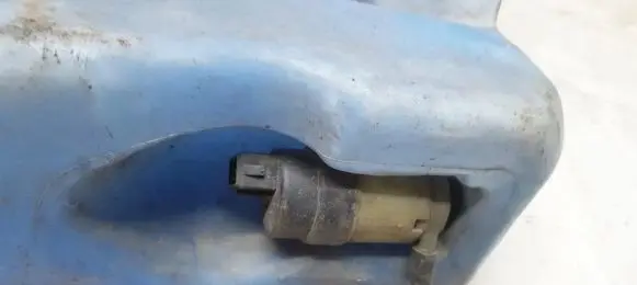 Volkswagen Caddy Windscreen/windshield washer pump