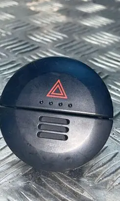 Nissan X-Trail T30 Hazard light switch 06016