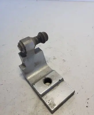 BMW 5 E60 E61 Rear door lower hinge 7068090