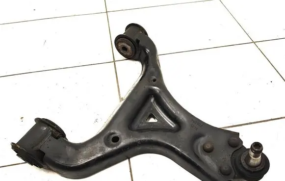 Mercedes-Benz Vito Viano W447 Front lower control arm/wishbone A4473303000