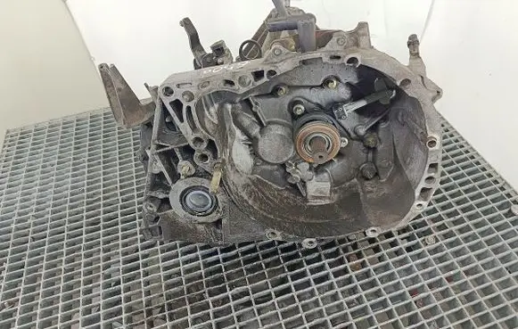 Renault Megane II Manual 5 speed gearbox JR5102
