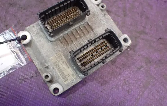 Fiat Punto (188) Engine control unit/module ECU 0261207903