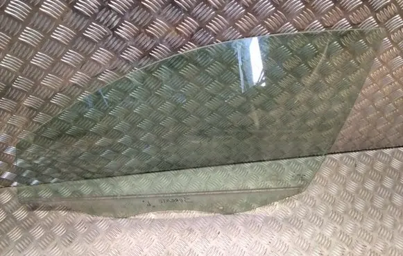Volkswagen Touran I Front door window glass four-door 43R000383