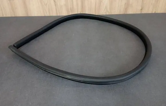 Mercedes-Benz CLK A209 C209 Front door rubber seal A2036971151 2036971151 A2036971251