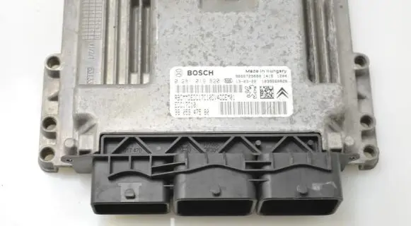 Peugeot 208 Engine control unit/module 9805947580