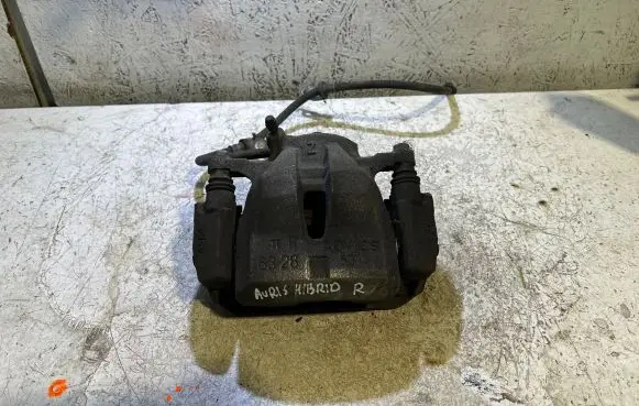 Toyota Auris E180 Front brake caliper