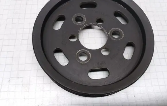 Skoda Octavia Mk1 (1U) Power steering pump pulley 038145255D