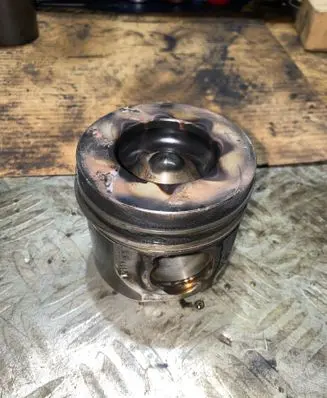Jaguar F-Pace Piston 083155