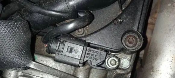 Audi A4 S4 B7 8E 8H Camshaft position sensor 06E905163EF