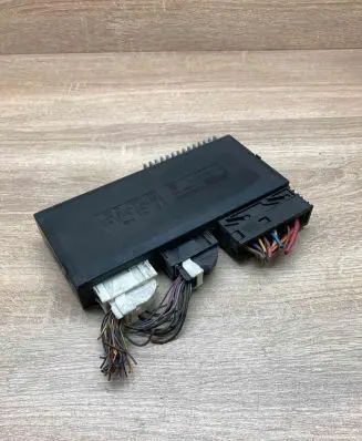 BMW 5 E39 Central body control module 8371127