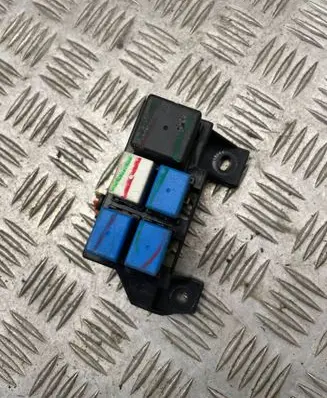 KIA Sorento Fuse box set 913103e340