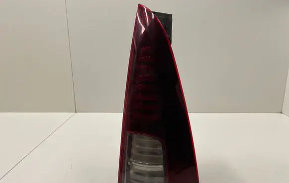 Renault Espace IV Rear/tail lights 8200394724