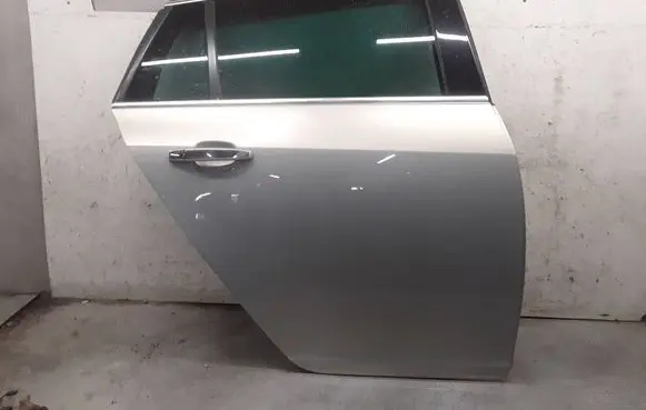 Opel Insignia A Rear door