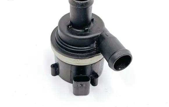 Volkswagen Jetta VI Electric auxiliary coolant/water pump 6R0965561A