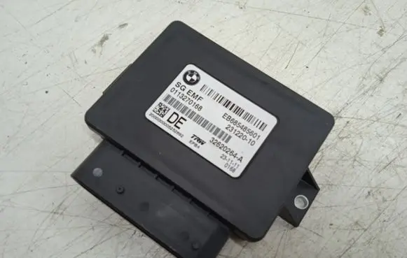 BMW 5 F10 F11 Hand brake control module EB685485601
