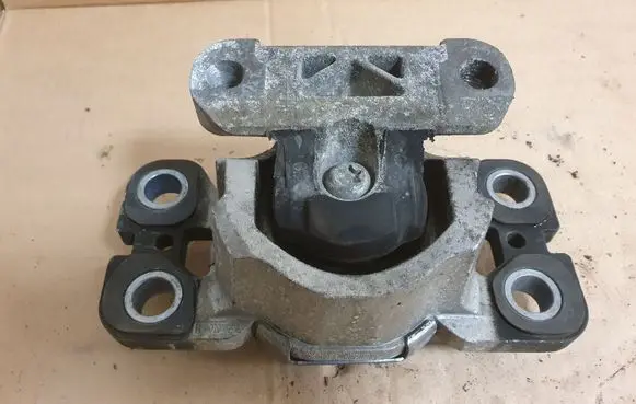 Volvo S80 Gearbox mount