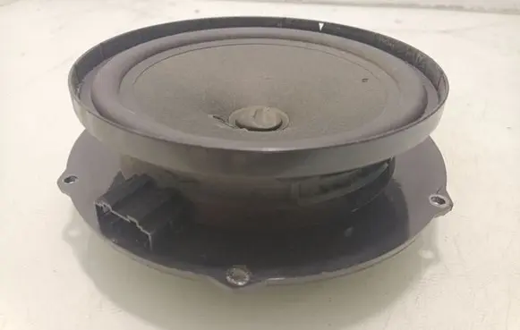 Skoda Octavia Mk2 (1Z) Front door speaker 5L0035411A