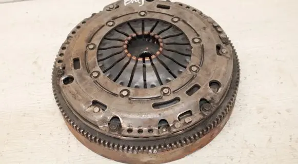 Volkswagen Golf V Clutch set kit 03C105273B 03C141025H