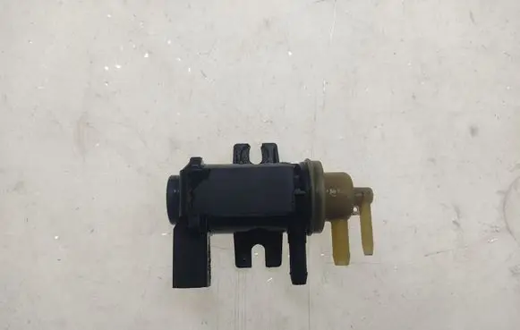 Volkswagen Jetta VI Vacuum valve 1K0906627B 03L131051BJ