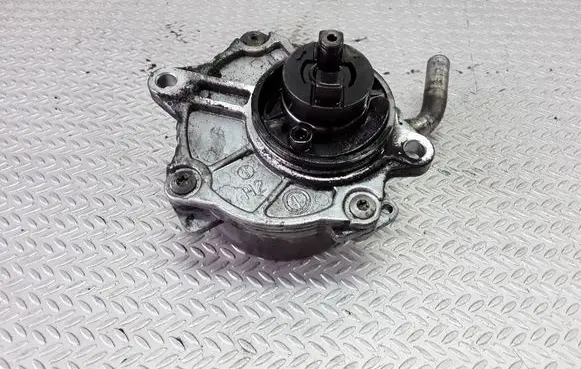 Mercedes-Benz C W203 Vacuum pump A6112300065