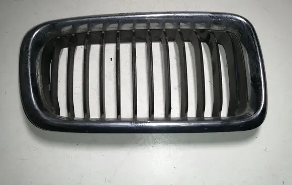 BMW 7 E38 Front grill 51138231602 8231602