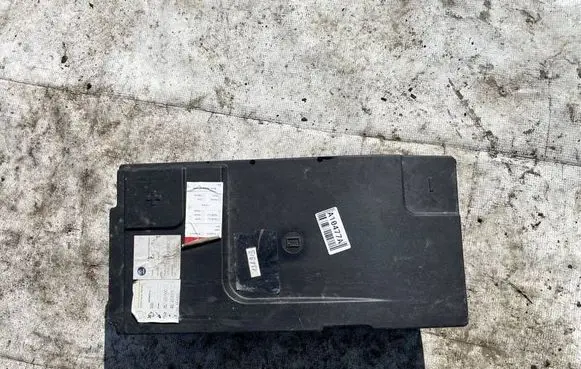Opel Insignia A Battery box tray cover/lid 13330946 312632764