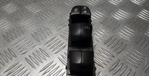 Nissan Navara D23 Electric window control switch