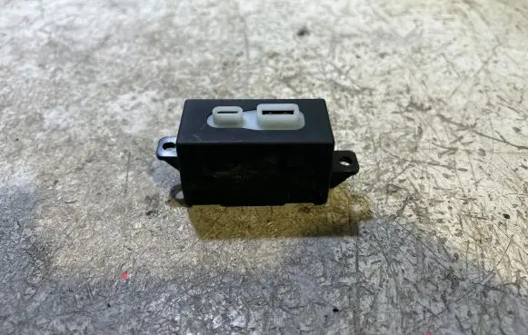Jeep Grand Cherokee WL USB control unit 304M000281