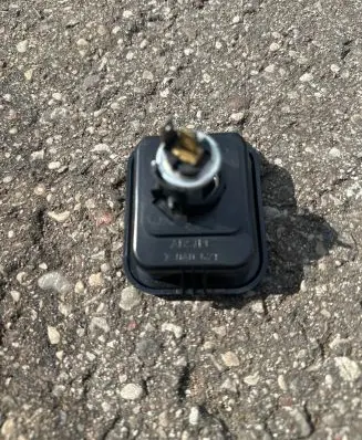 BMW 7 F01 F02 F03 F04 12 V Socket (rear) 7040621
