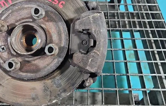 Front brake caliper