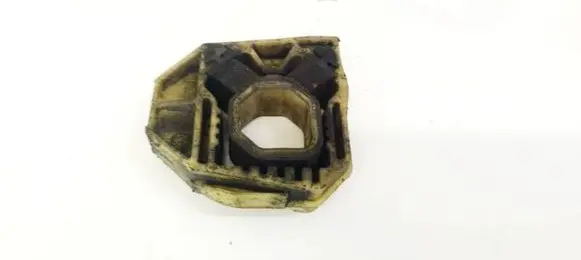 Skoda Superb B6 (3T) Radiator mount bracket 