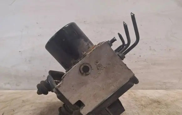Volkswagen PASSAT B6 ABS Pump 3C0614095