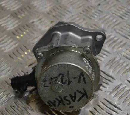 Nissan Qashqai Vacuum pump 146505272R