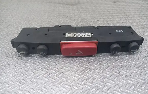 Alfa Romeo 147 Hazard light switch E09374