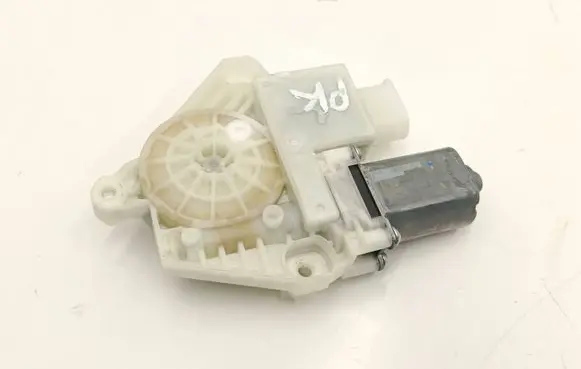 BMW X3 G01 Front door window regulator motor 7455082 C35316106 0027587947