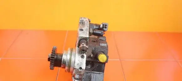 Chrysler 300C Fuel injection high pressure pump A6420700501 EXL