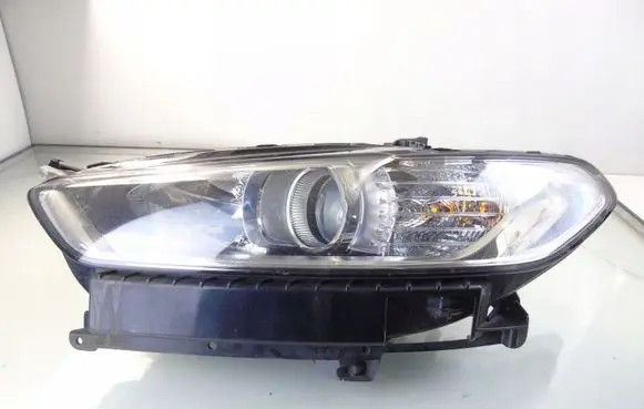 Ford Mondeo MK V Headlight/headlamp