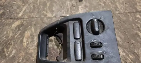 Volvo XC90 Light switch 8685452