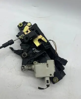Audi A6 S6 C5 4B Tailgate/trunk/boot lock/catch/latch 4B0827565H 8D9827565H