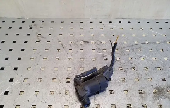 Volvo XC70 Windscreen/windshield washer pump 1S7117K624FE