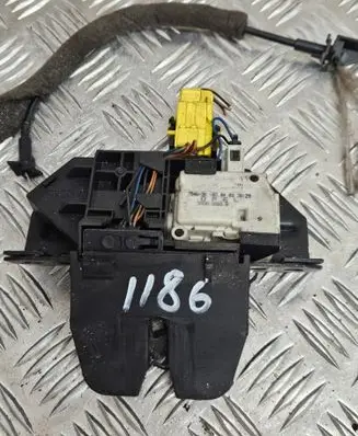 Opel Vectra C Tailgate/trunk/boot lock/catch/latch 09180104 495072894